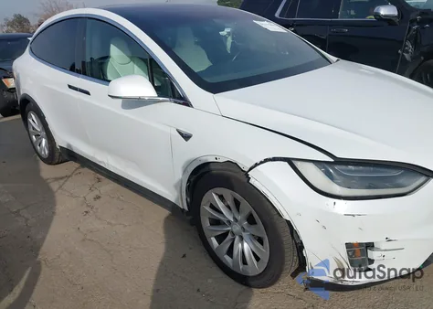2018 Tesla Model X 100D/75D/P100D из США, поврежденный, VIN 5YJXCBE25JF110637